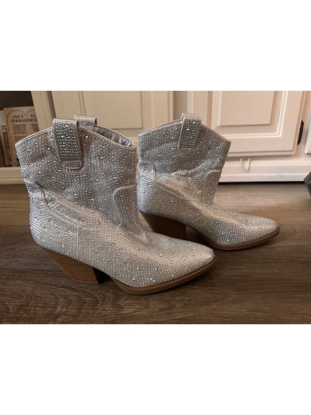 Forever Bling Silver Shiny Fun Cowboy Boots Size 9